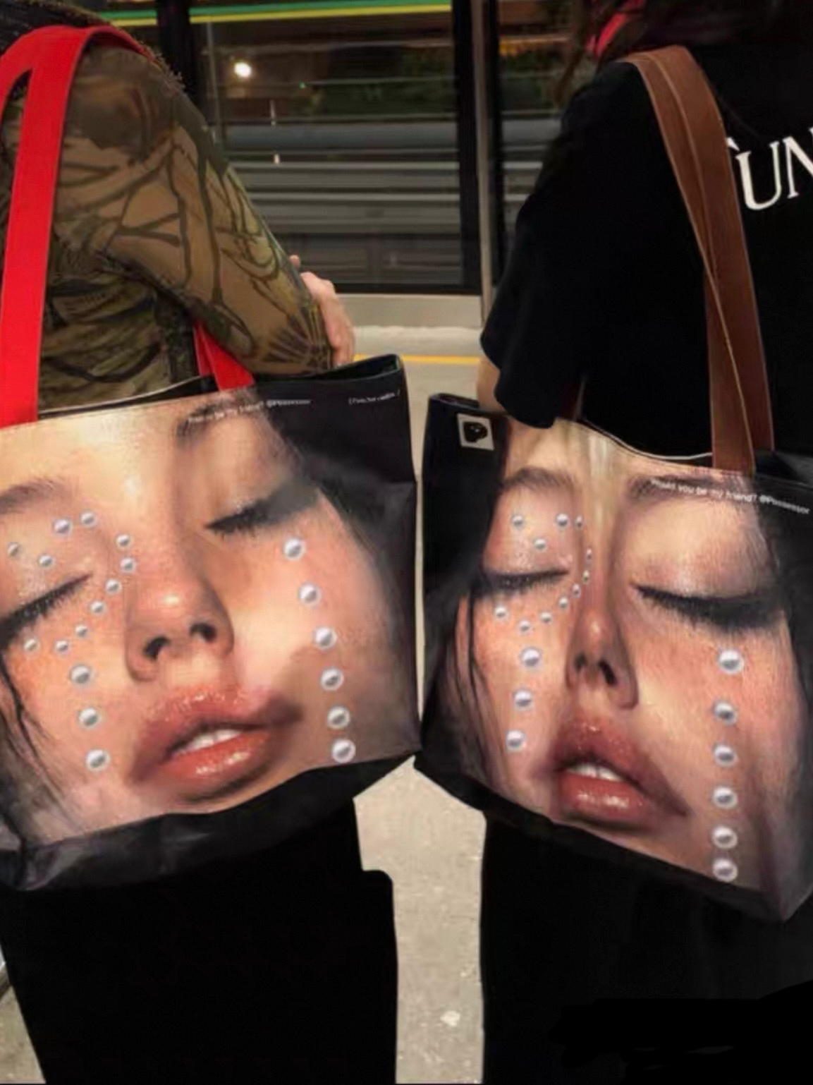 Collection Pearl tears print Tote bag