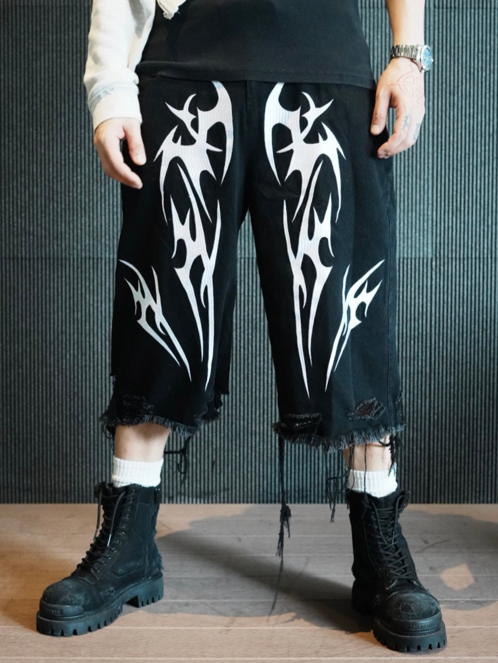 AONE4SURExBSSHTTWASIL Black Embroidery Shorts